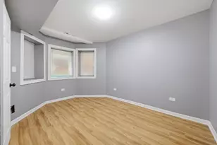 7828 S Escanaba Ave, Chicago, IL 60649 - Photo 27