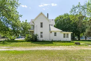 1010 6th Ave, Erie, IL 61250 - Photo 3