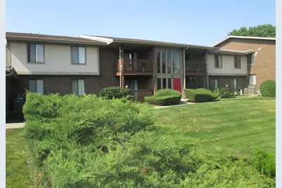 800 Brook Drive #6, Streamwood, IL 60107 - Photo 1