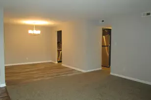 800 Brook Dr, Streamwood, IL 60107 - Photo 7