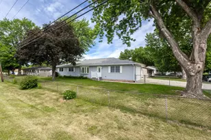 5770 Poppy Garden Rd, Colona, IL 61241 - Photo 3