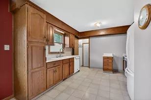 5770 Poppy Garden Rd, Colona, IL 61241 - Photo 11