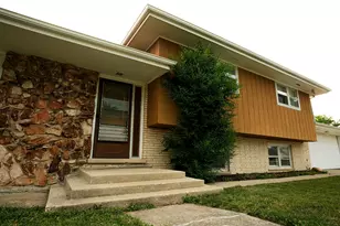 10459 S 81st Ave, Palos Hills, IL 60465 - Photo 5
