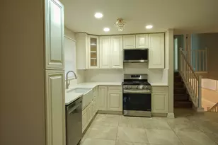 10459 S 81st Ave, Palos Hills, IL 60465 - Photo 15