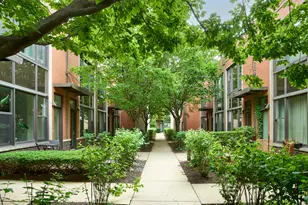 952 N Crosby St, Chicago, IL 60610 - Photo 3