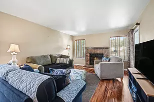 107 Winchester Dr, Streamwood, IL 60107 - Photo 3