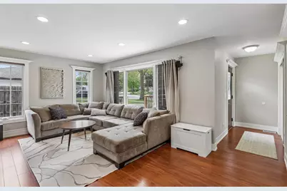 2802 Hawk Lane, Rolling Meadows, IL 60008 - Photo 3