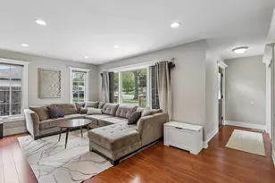 2802 Hawk Ln, Rolling Meadows, IL 60008 - Photo 3