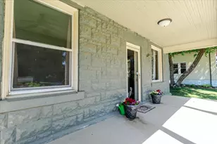 304 S Monroe St, Mackinaw, IL 61755 - Photo 5