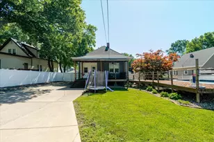 304 S Monroe St, Mackinaw, IL 61755 - Photo 31
