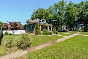 304 S Monroe St, Mackinaw, IL 61755 - Photo 3