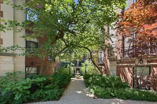 942 Michigan Ave, Evanston, IL 60202 - Photo 1