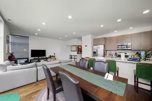838 W Erie St, Chicago, IL 60642 - Photo 3