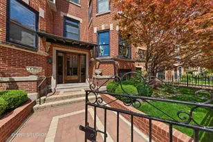 556 W Roscoe St, Chicago, IL 60657 - Photo 1