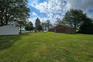 2333 County Road 800 E Rd, Burnt Prairie, IL 62820 - Photo 9