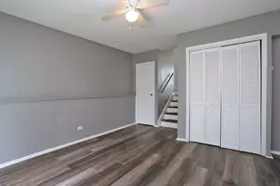240 Grissom Ln, Hoffman Estates, IL 60169 - Photo 11