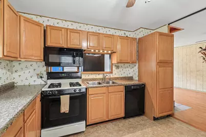 11806 Maple Avenue, Hebron, IL 60034 - Photo 13