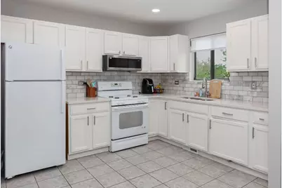 614 Kakos Court, Zion, IL 60099 - Photo 3