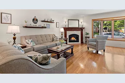 6335 N Karlov Avenue, Chicago, IL 60646 - Photo 3