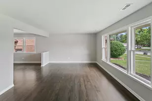 947 E 169th St, South Holland, IL 60473 - Photo 3