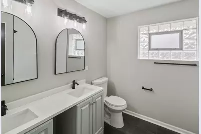 947 E 169th Street, South Holland, IL 60473 - Photo 19