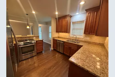 611 E Davis Street, Arlington Heights, IL 60005 - Photo 5
