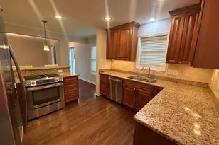 611 E Davis St, Arlington Heights, IL 60005 - Photo 5