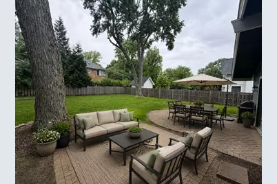 611 E Davis Street, Arlington Heights, IL 60005 - Photo 13