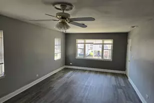 722 N Center St, Naperville, IL 60563 - Photo 7
