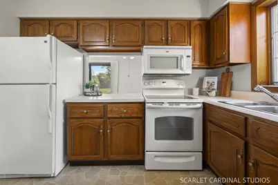 6223 Lake Park Lane #B, Willowbrook, IL 60527 - Photo 3