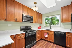 1970 Nottingham Ln, Wheaton, IL 60189 - Photo 9