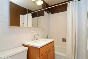 655 W Irving Park Rd, Chicago, IL 60613 - Photo 11