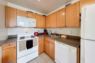 655 W Irving Park Road #1915, Chicago, IL 60613 - Photo 7