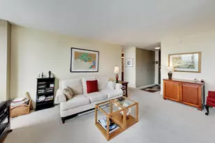 655 W Irving Park Rd, Chicago, IL 60613 - Photo 3