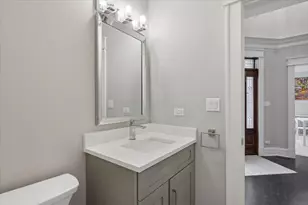 5054 W Berwyn Ave, Chicago, IL 60630 - Photo 11