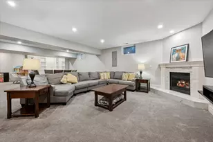 5054 W Berwyn Ave, Chicago, IL 60630 - Photo 21