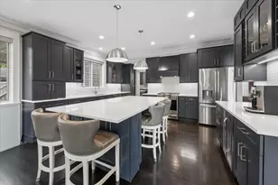 5054 W Berwyn Ave, Chicago, IL 60630 - Photo 5