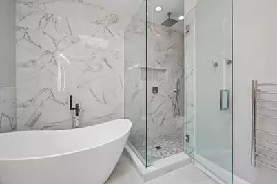 5054 W Berwyn Avenue, Chicago, IL 60630 - Photo 15