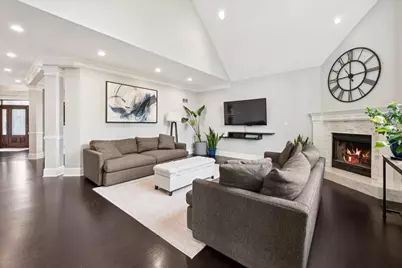 5054 W Berwyn Avenue, Chicago, IL 60630 - Photo 7