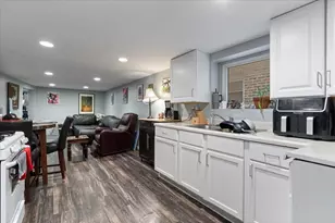 4131 W Nelson St, Chicago, IL 60641 - Photo 15
