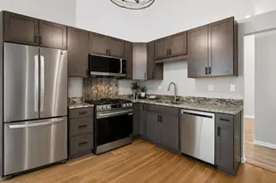 201 Bingham Cir, Mundelein, IL 60060 - Photo 3