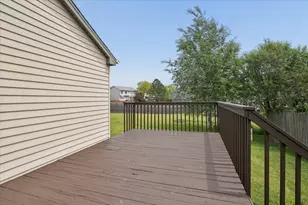 201 Bingham Cir, Mundelein, IL 60060 - Photo 23