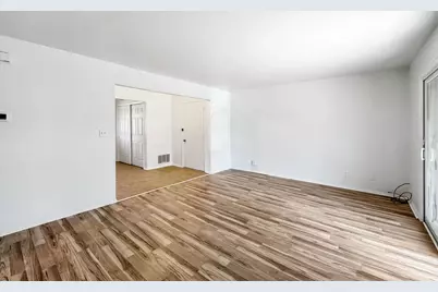 1342 S 14th Street #B2, Saint Charles, IL 60174 - Photo 11
