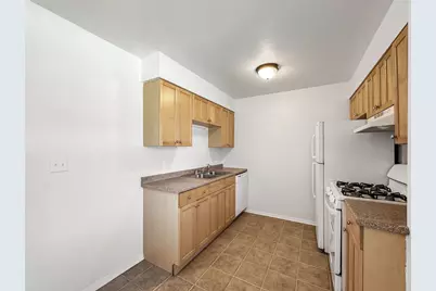 1342 S 14th Street #B2, Saint Charles, IL 60174 - Photo 5