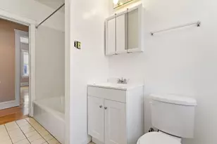 2051 E 72nd Pl, Chicago, IL 60649 - Photo 15
