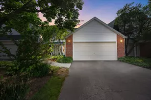 137 Welwyn St, Lake Bluff, IL 60044 - Photo 3