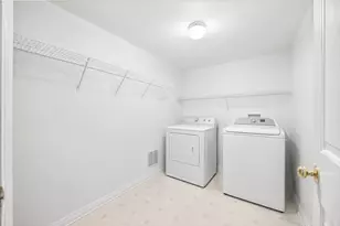 308 Chesapeake Ln, Bloomingdale, IL 60108 - Photo 19