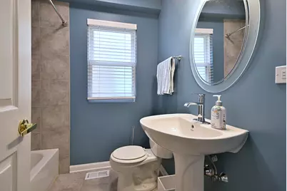 1704 N 74th Avenue, Elmwood Park, IL 60707 - Photo 15