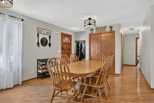 10205 Sharon Ln, Hebron, IL 60034 - Photo 5