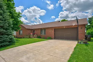 10205 Sharon Ln, Hebron, IL 60034 - Photo 3